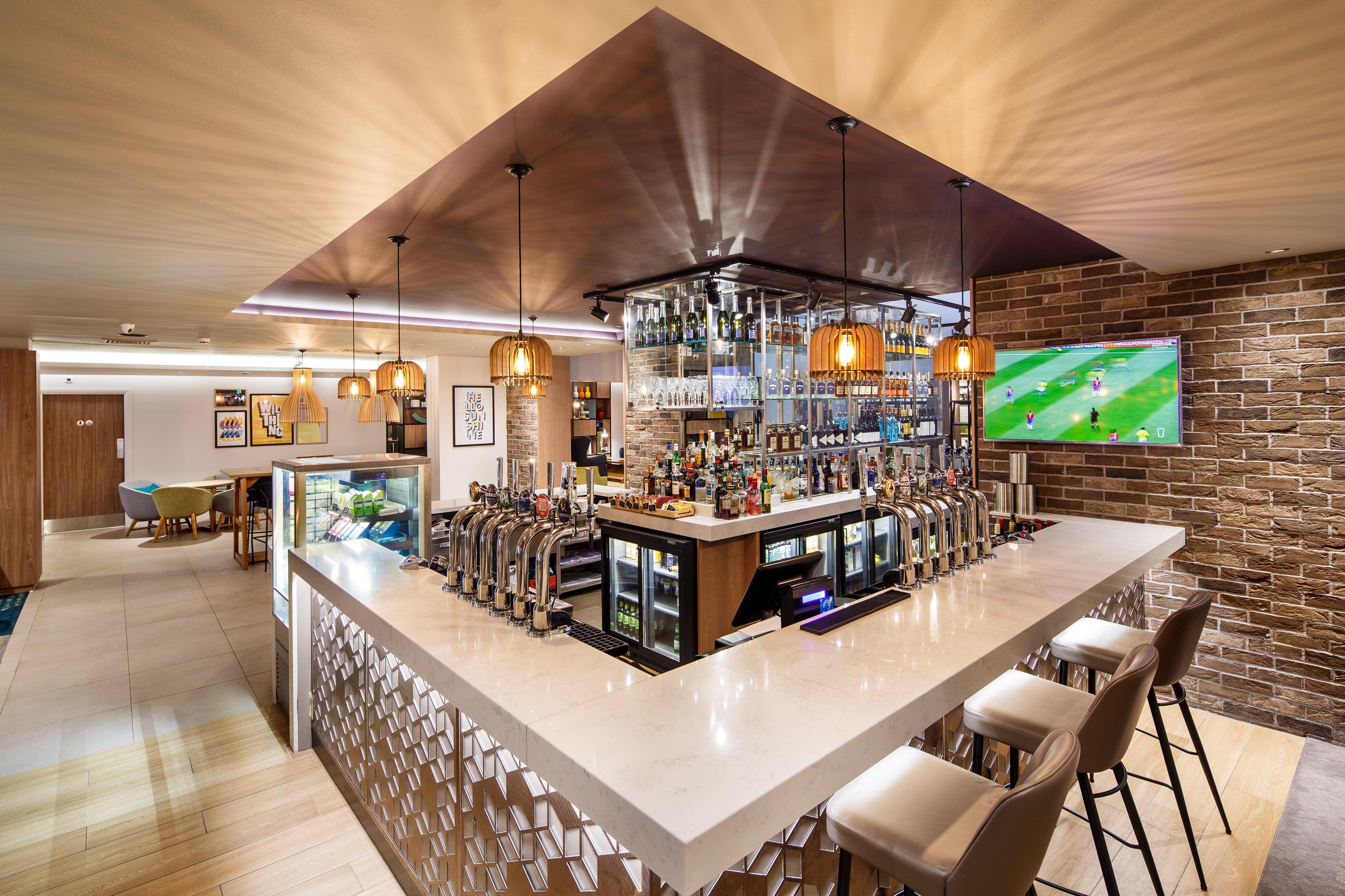 Holiday Inn Brentwood By Ihg מראה חיצוני תמונה