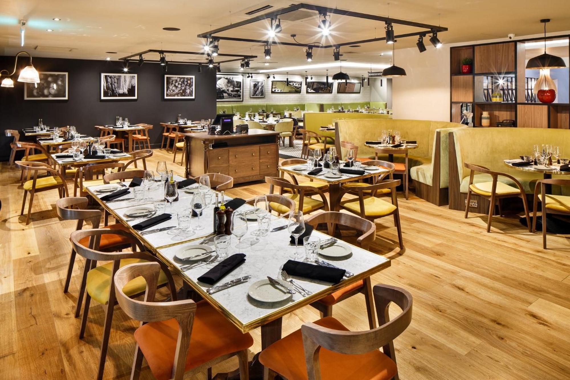 Holiday Inn Brentwood By Ihg מראה חיצוני תמונה