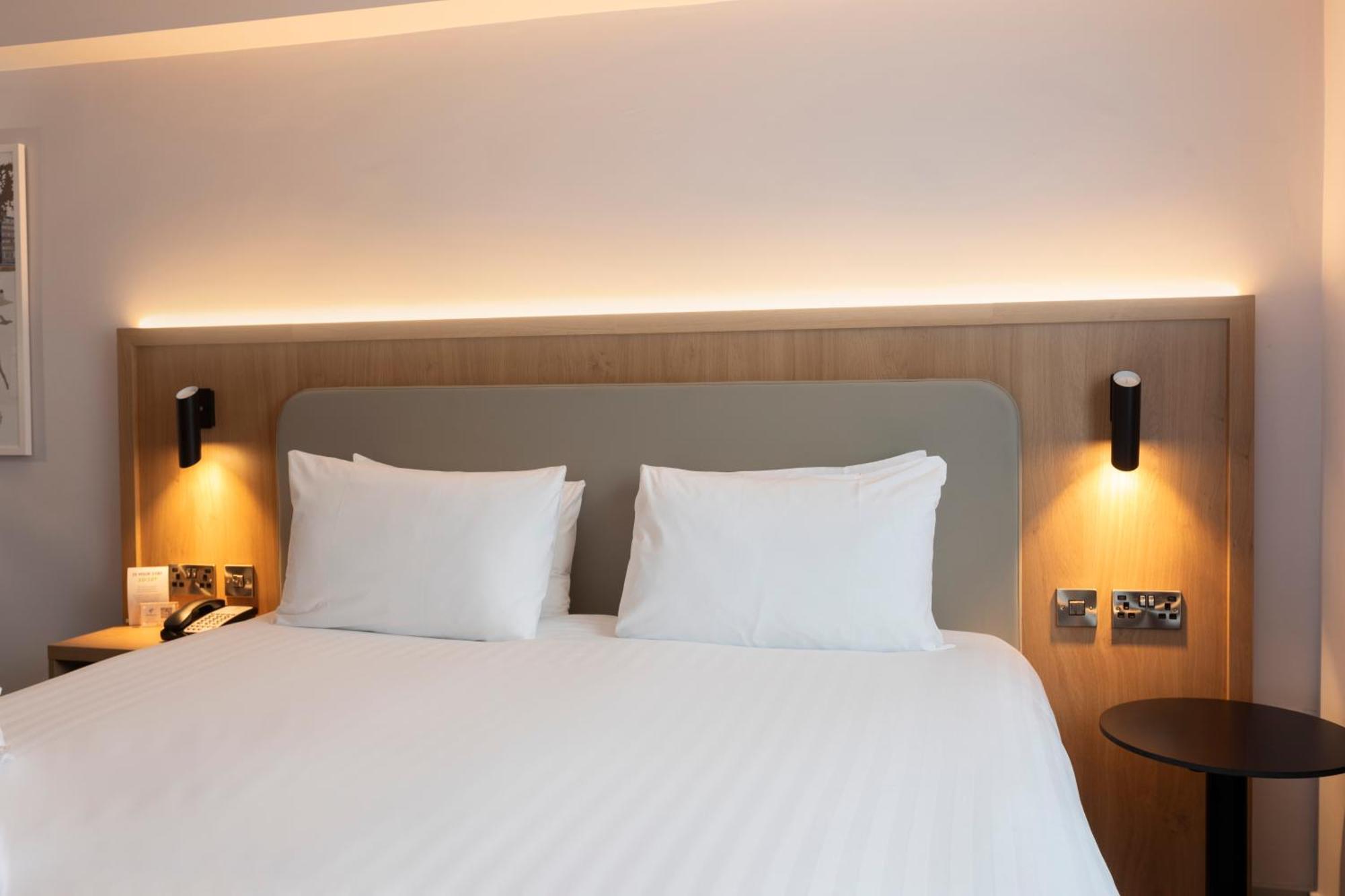 Holiday Inn Brentwood By Ihg מראה חיצוני תמונה