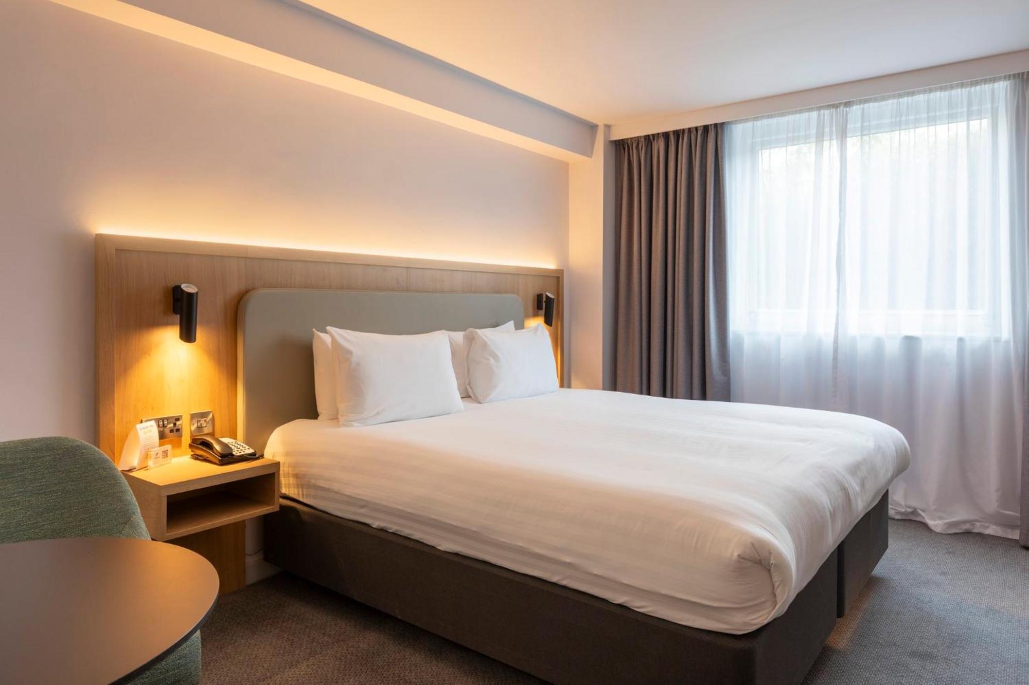 Holiday Inn Brentwood By Ihg מראה חיצוני תמונה