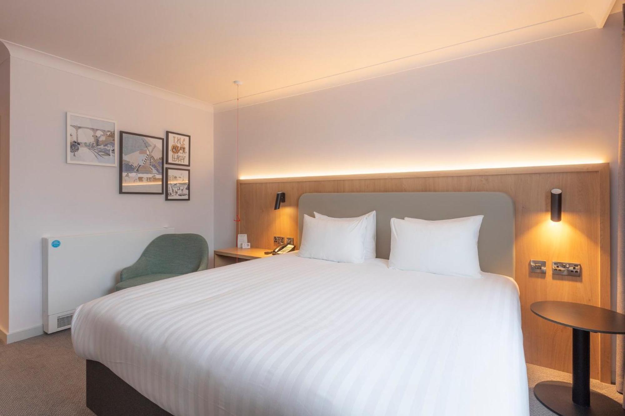 Holiday Inn Brentwood By Ihg מראה חיצוני תמונה