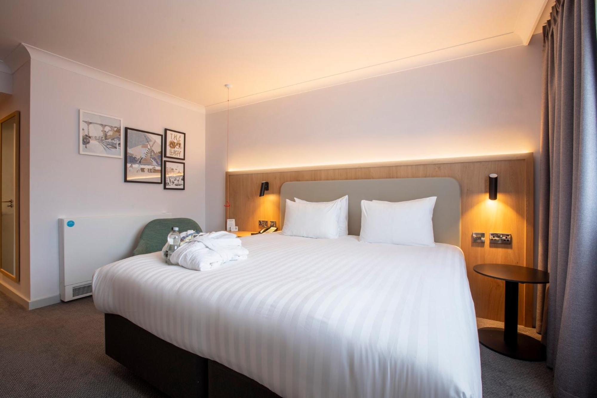 Holiday Inn Brentwood By Ihg מראה חיצוני תמונה