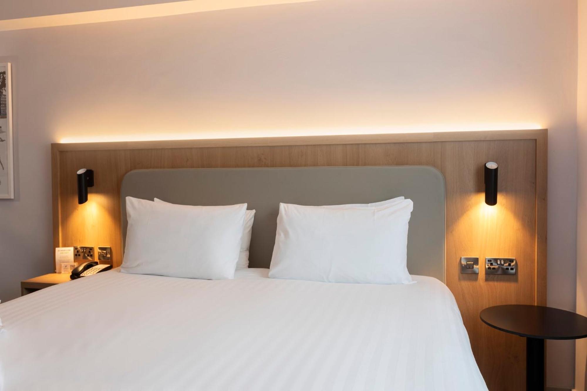 Holiday Inn Brentwood By Ihg מראה חיצוני תמונה